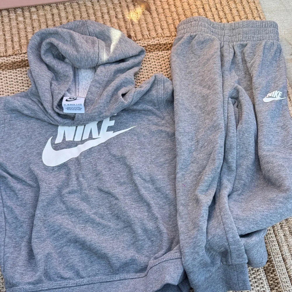 Nike Kids Heather Gray Hoodie & Sweatpants Set - Picture 5 of 5